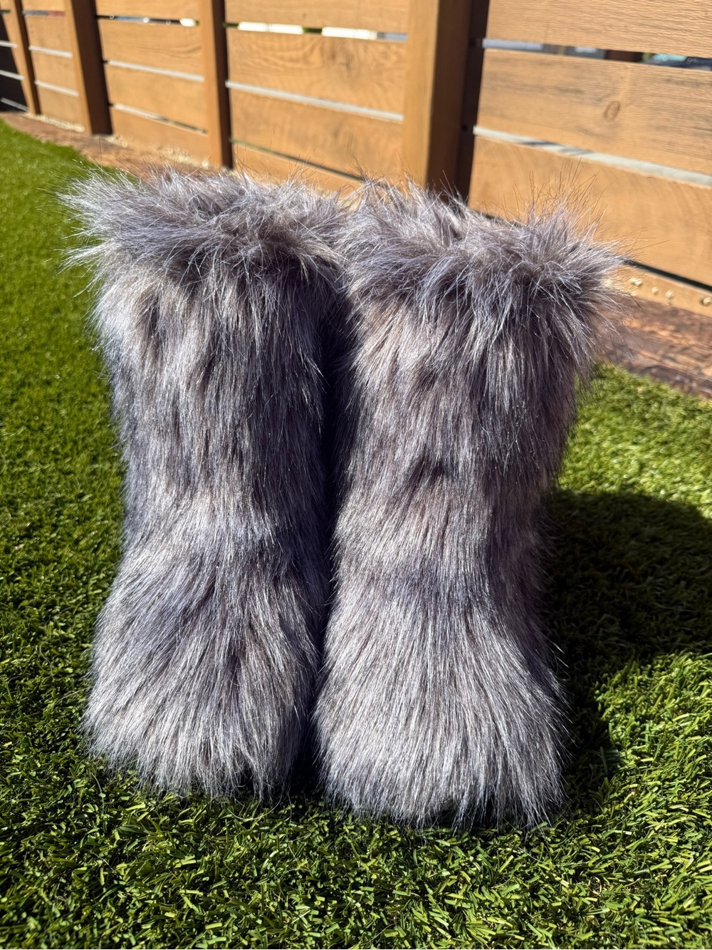 Gray Faux Fur Fluffy Boots Women’s 7